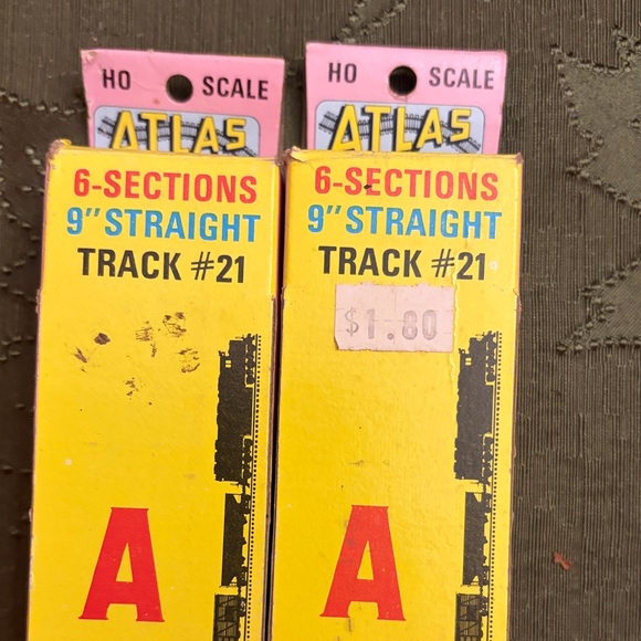 Ho Model Life like Train Cars and Atlas tracks in packaging - Picture 5 of 11